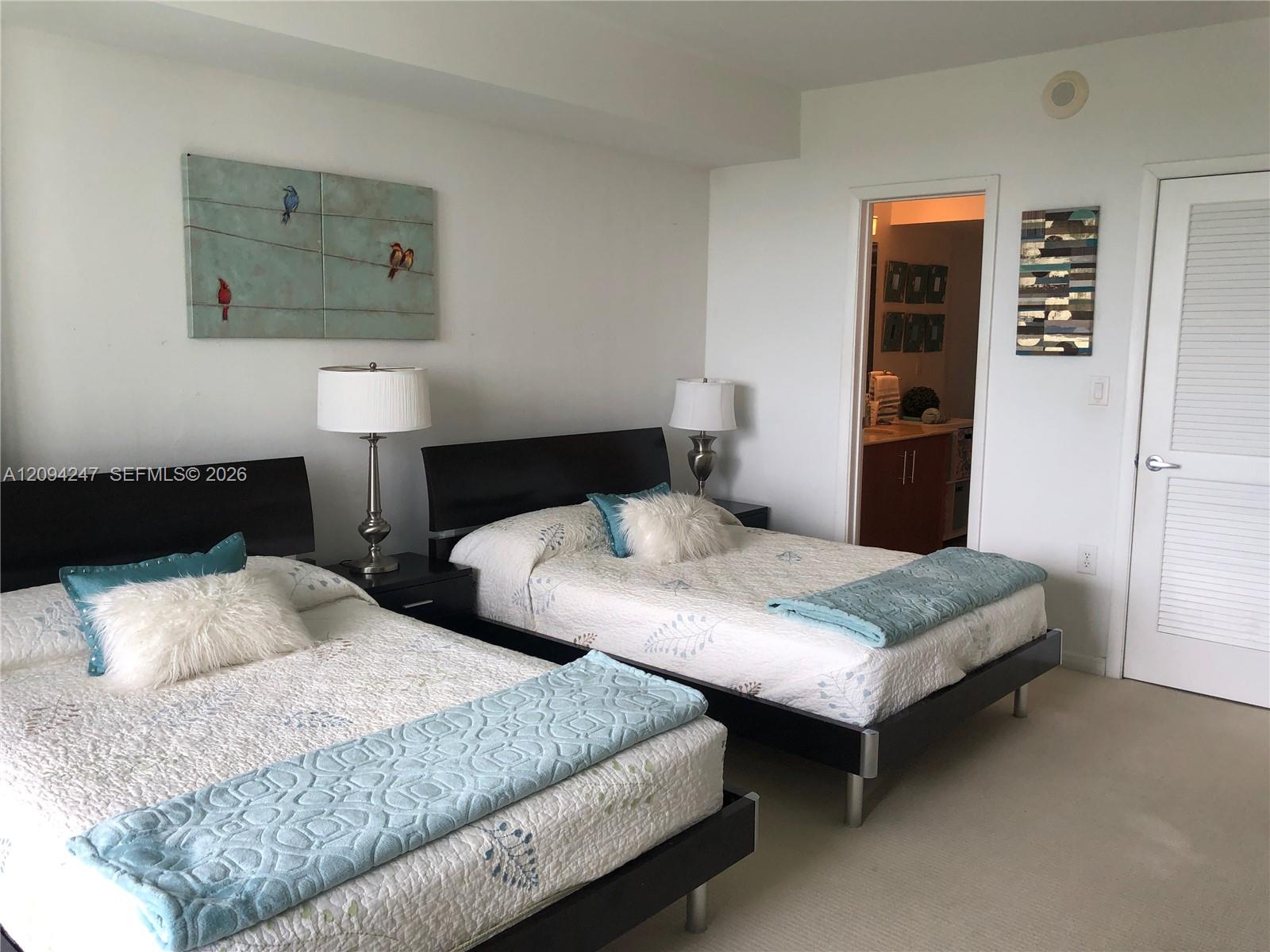 10275 Collins Avenue 427 Property Photo 6