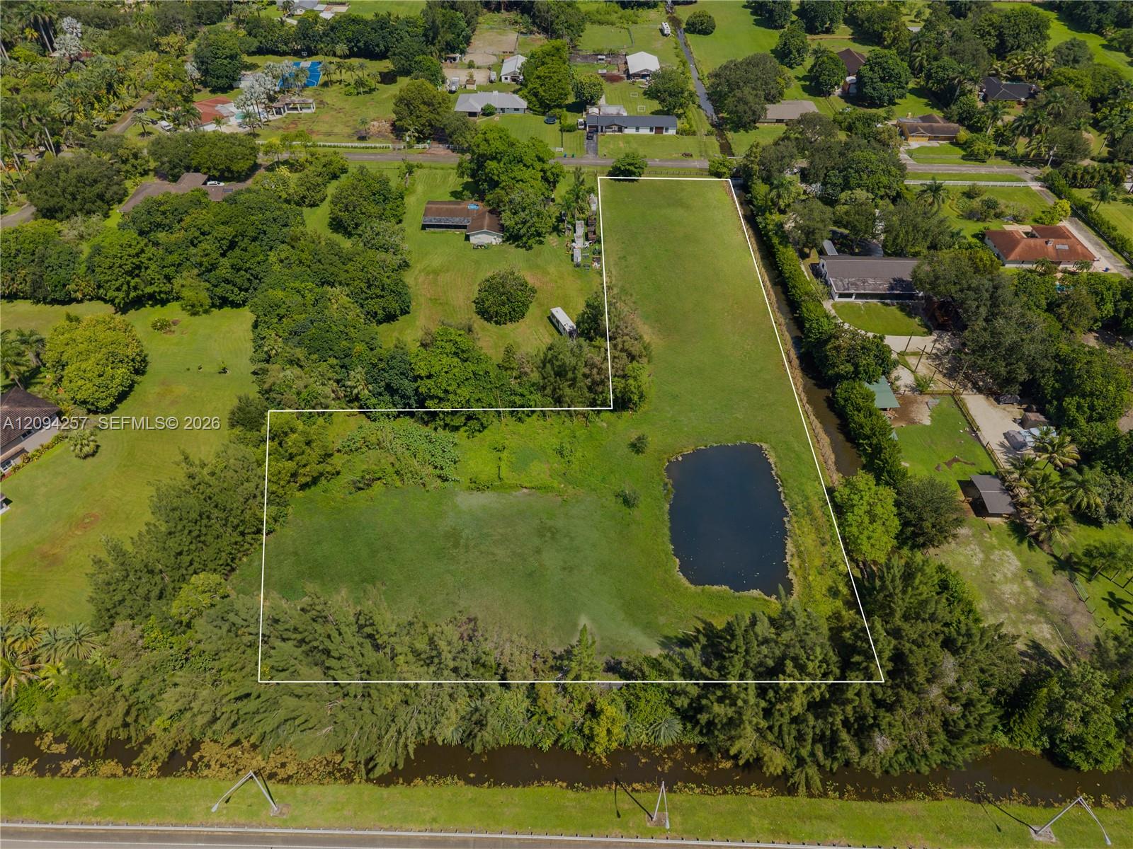 18100 Sw 70th Place Property Photo 1