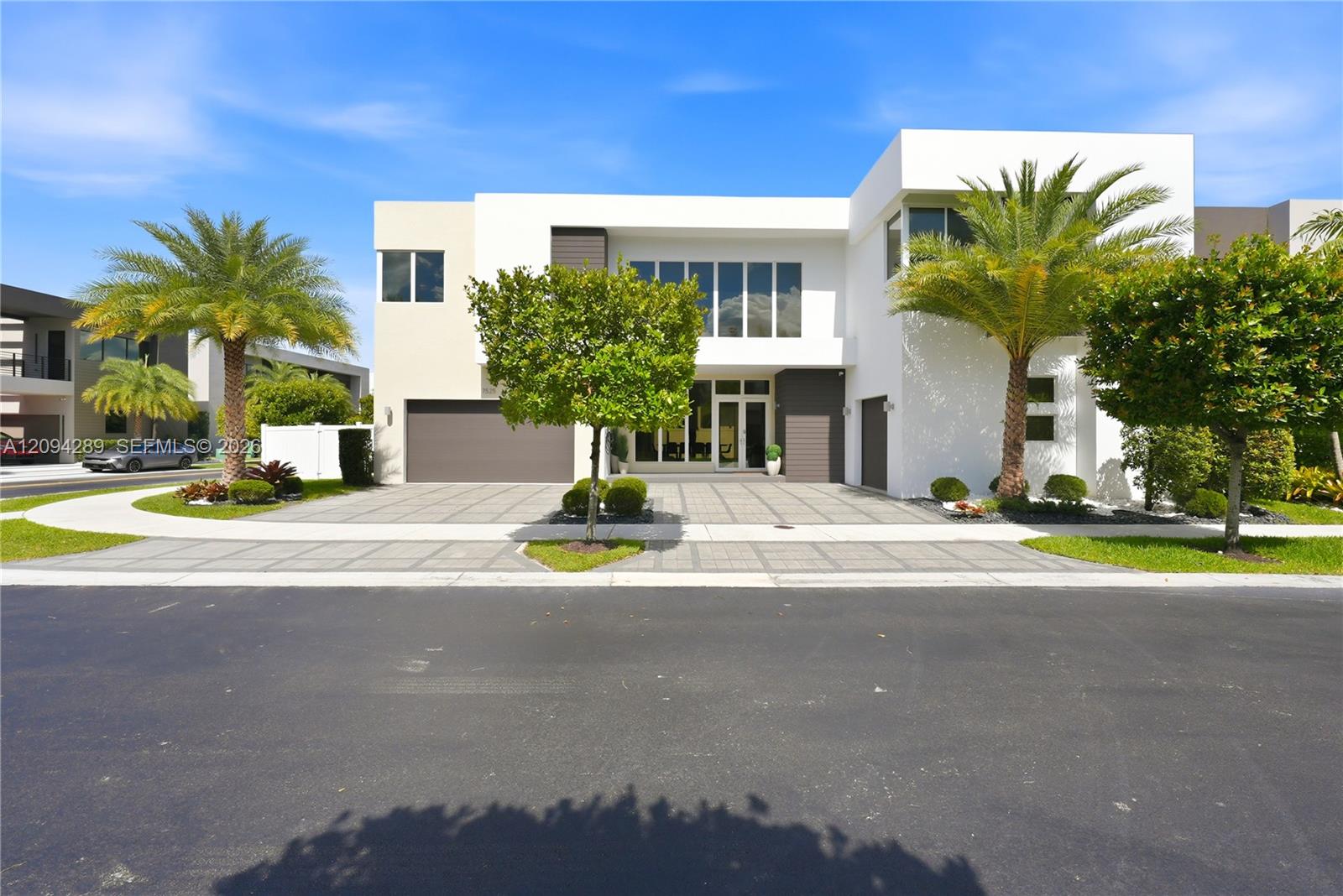 7525 Nw 103rd Place Property Photo 1