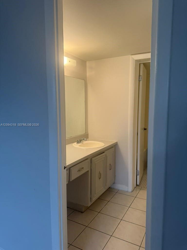 484 Nw 165th St Road A-311 Property Photo 1