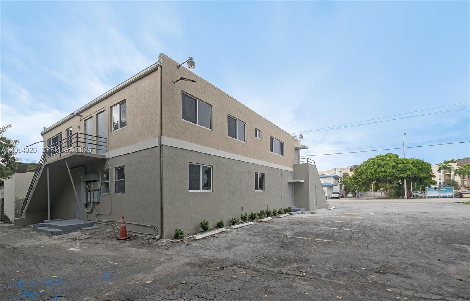11911 W Dixie Highway Property Photo 3