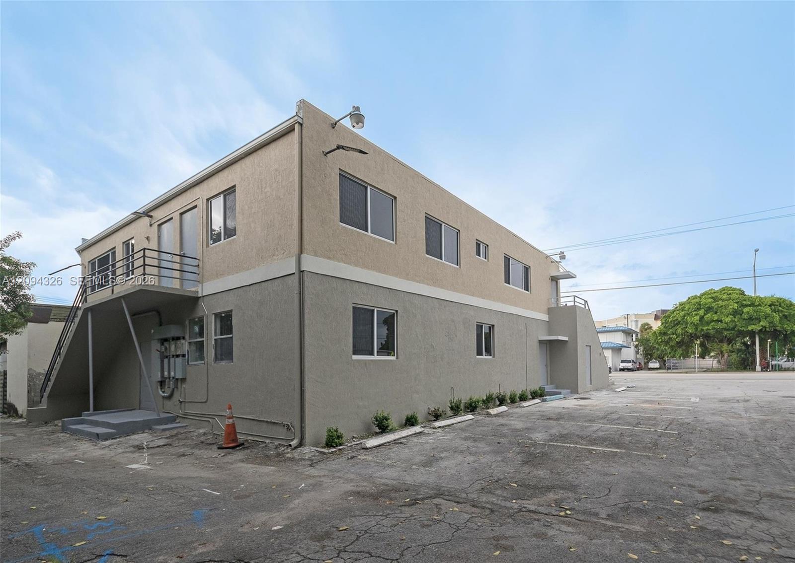 11911 W Dixie Highway Property Photo 10