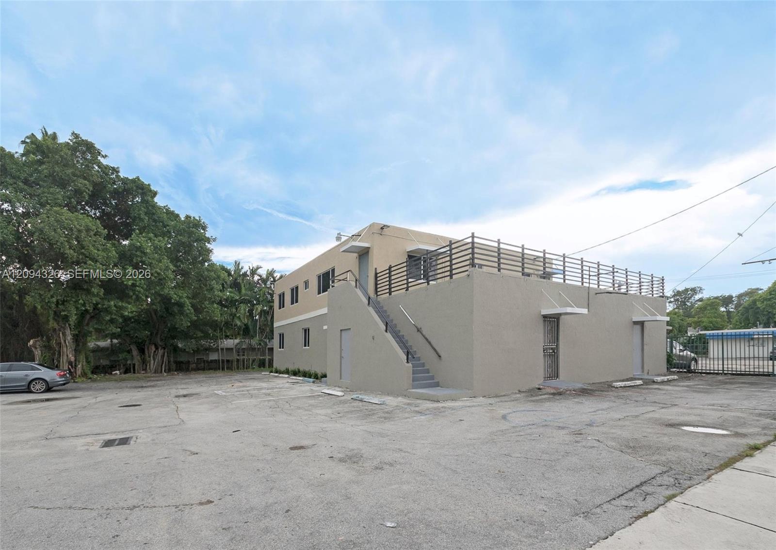 11911 W Dixie Highway Property Photo 12