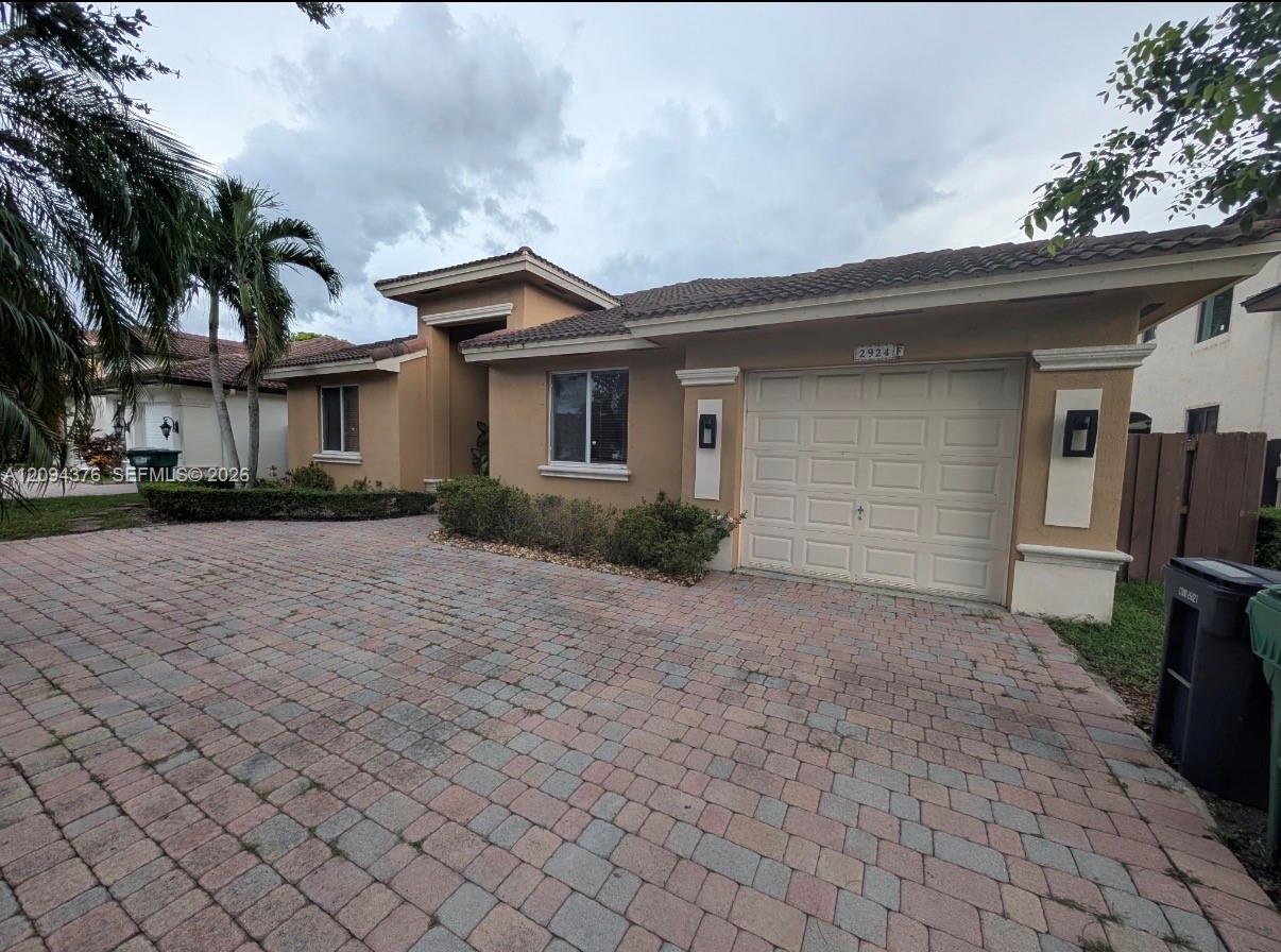 2924 Sw 144th Place Property Photo 1