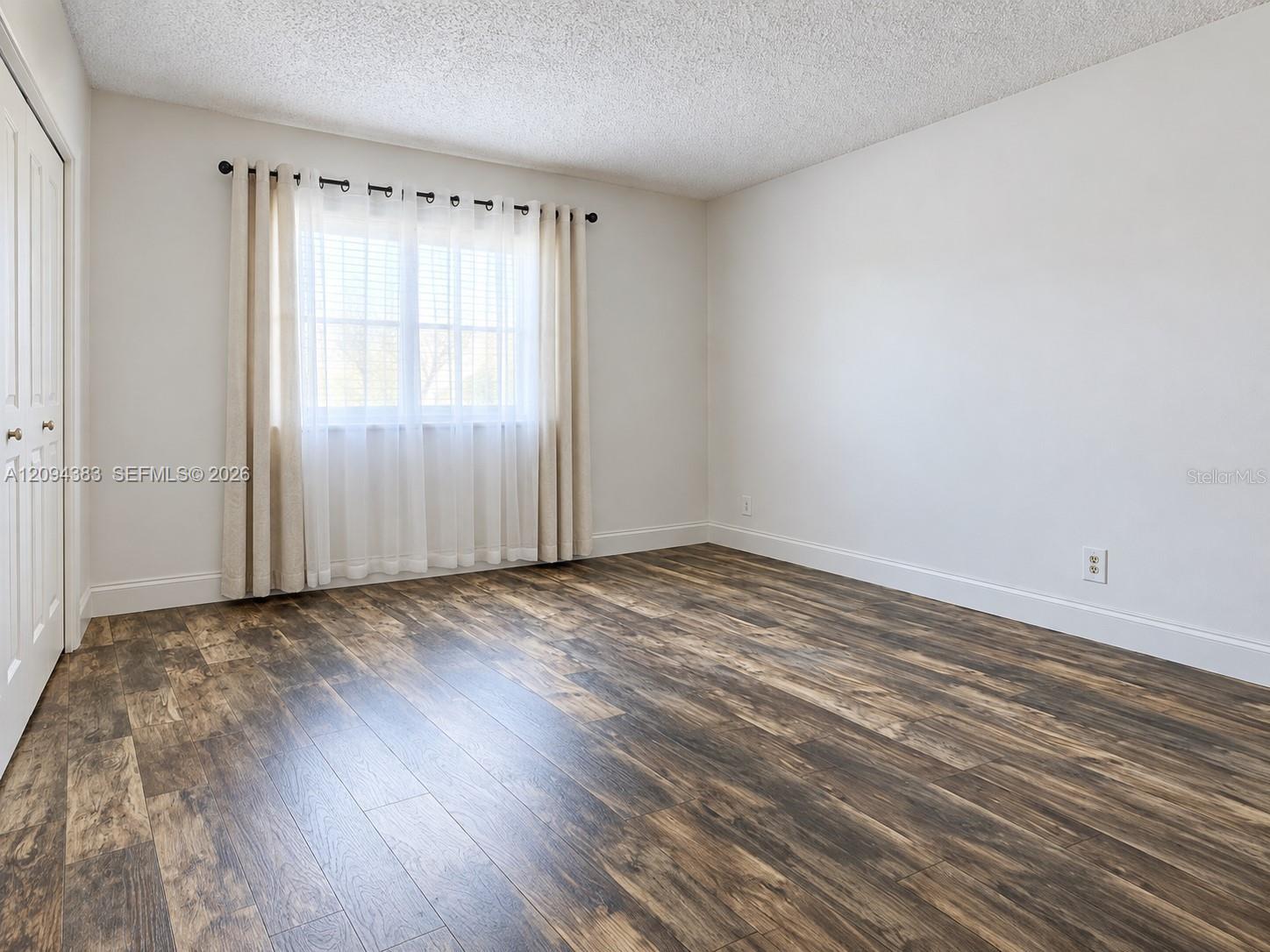 2784 Dudley Drive E Property Photo 13