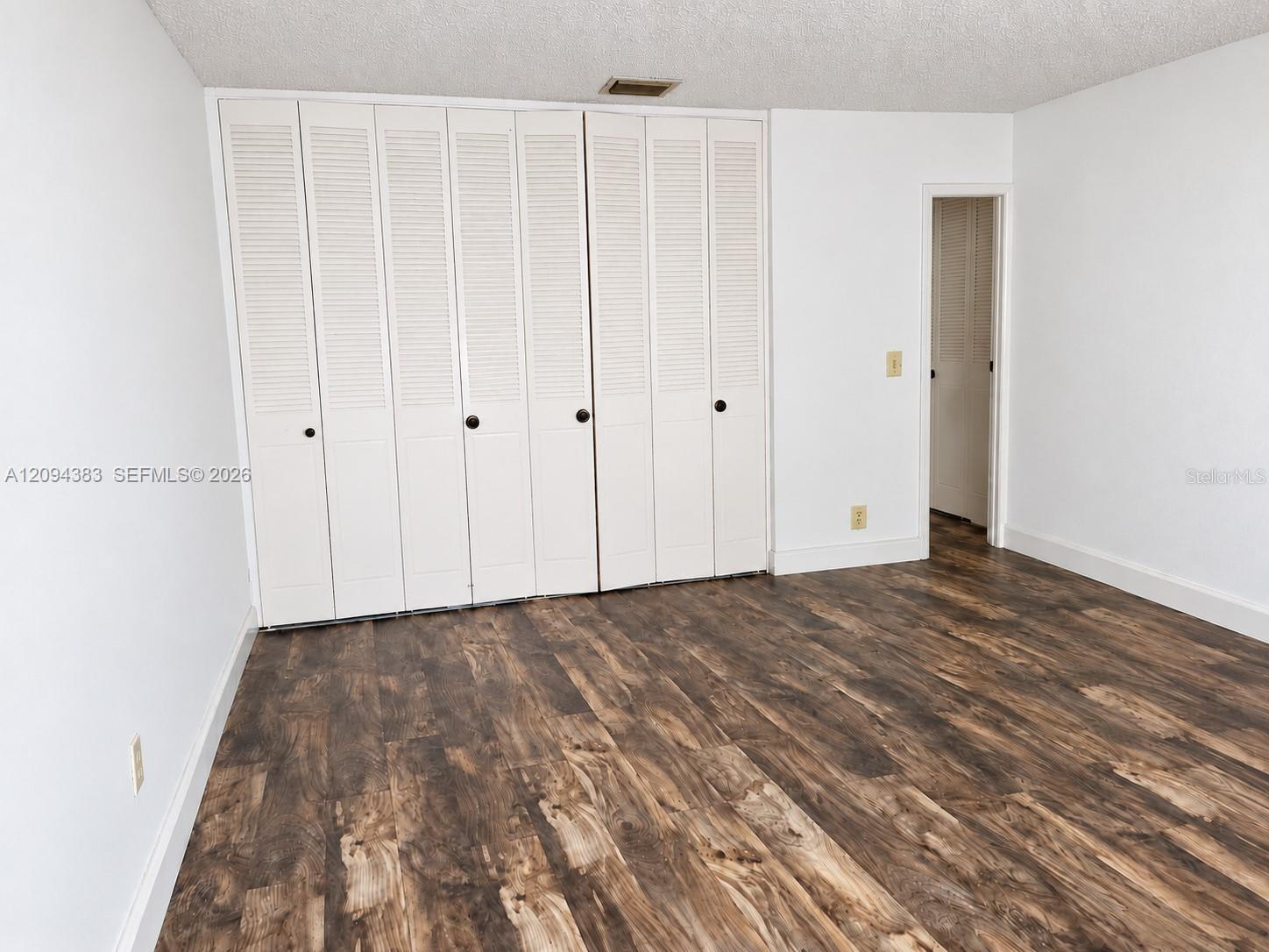 2784 Dudley Drive E Property Photo 14