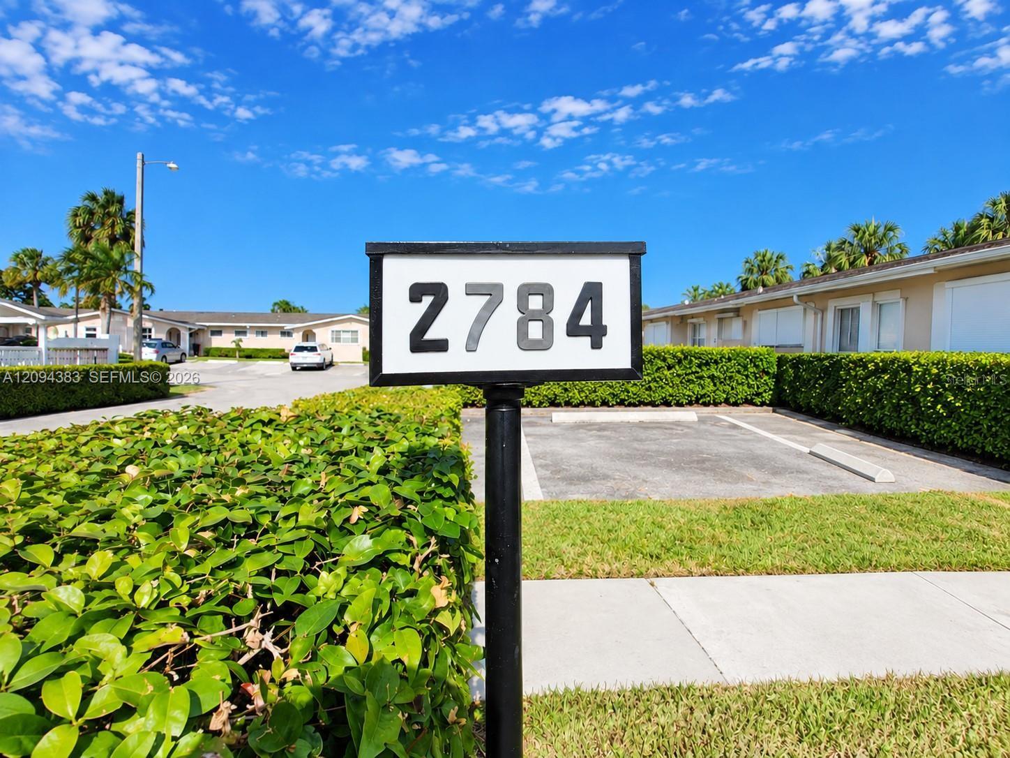 2784 Dudley Drive E Property Photo 25