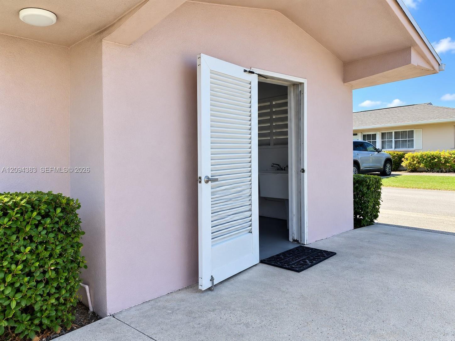 2784 Dudley Drive E Property Photo 28
