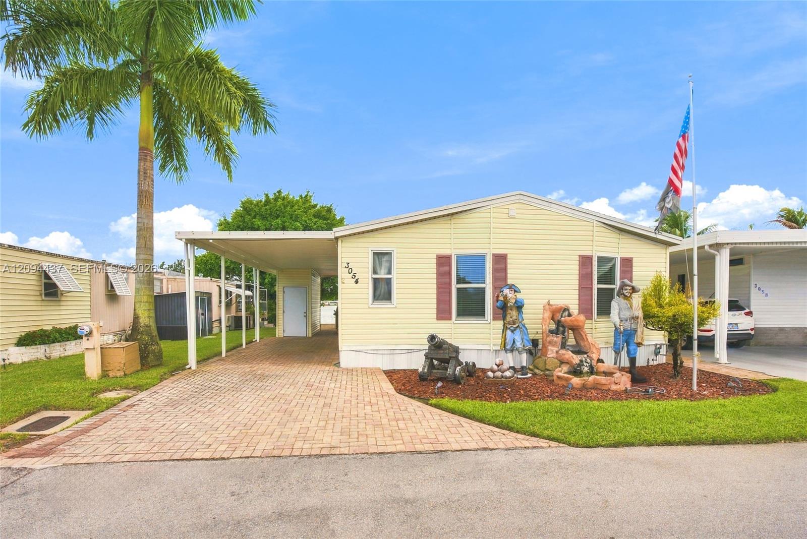 3054 Lakeshore Drive Property Photo 1
