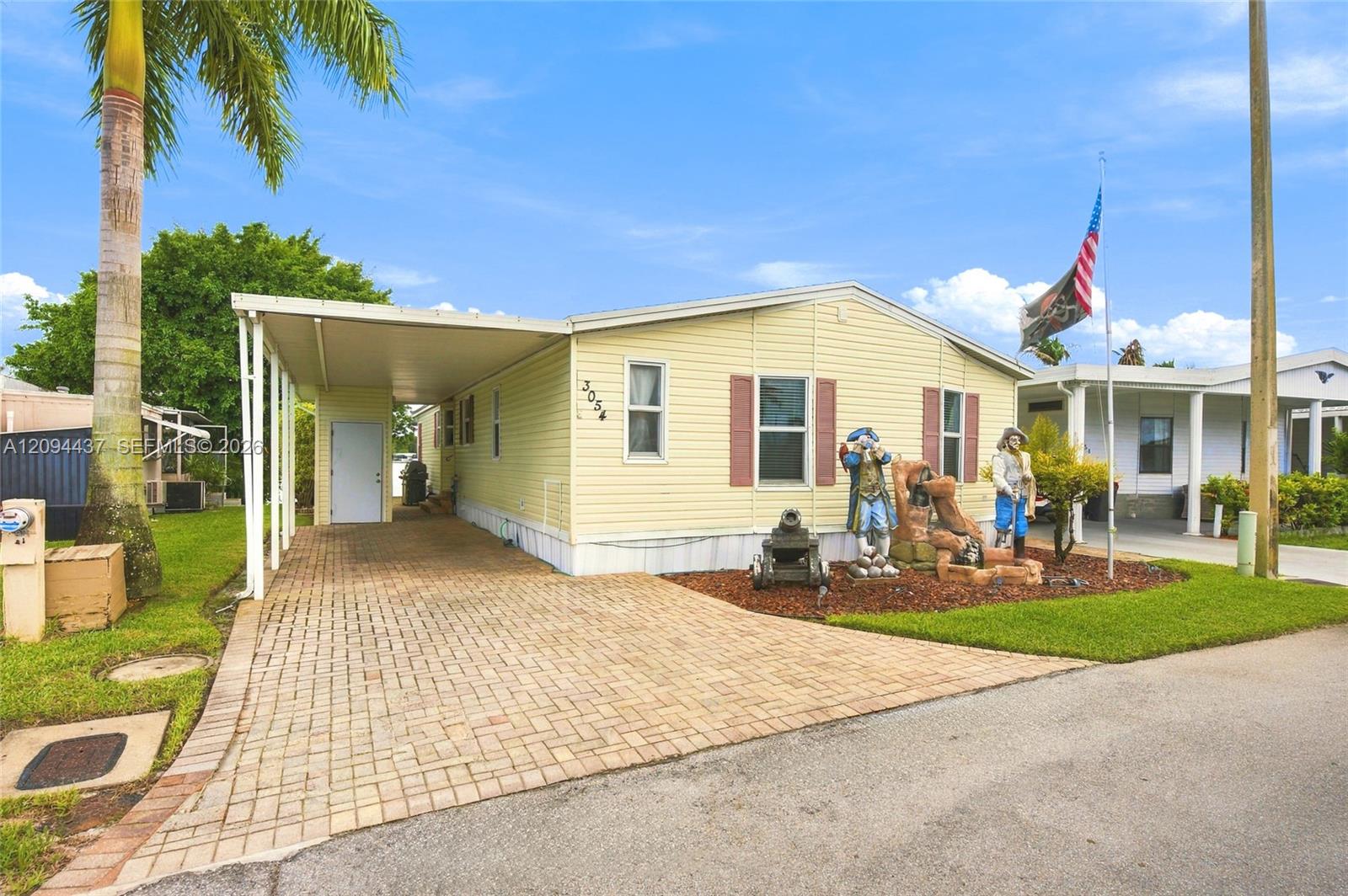 3054 Lakeshore Drive Property Photo 3