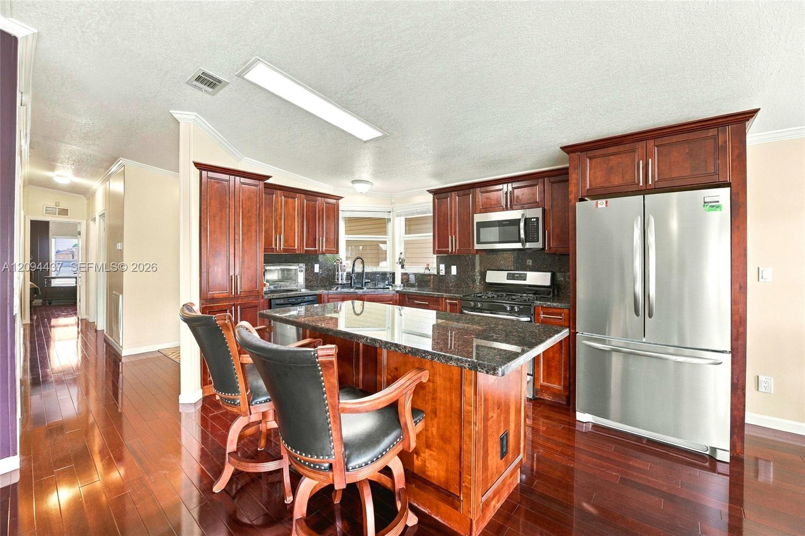 3054 Lakeshore Drive Property Photo 7