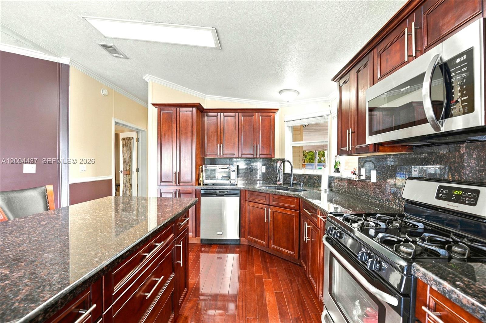 3054 Lakeshore Drive Property Photo 9