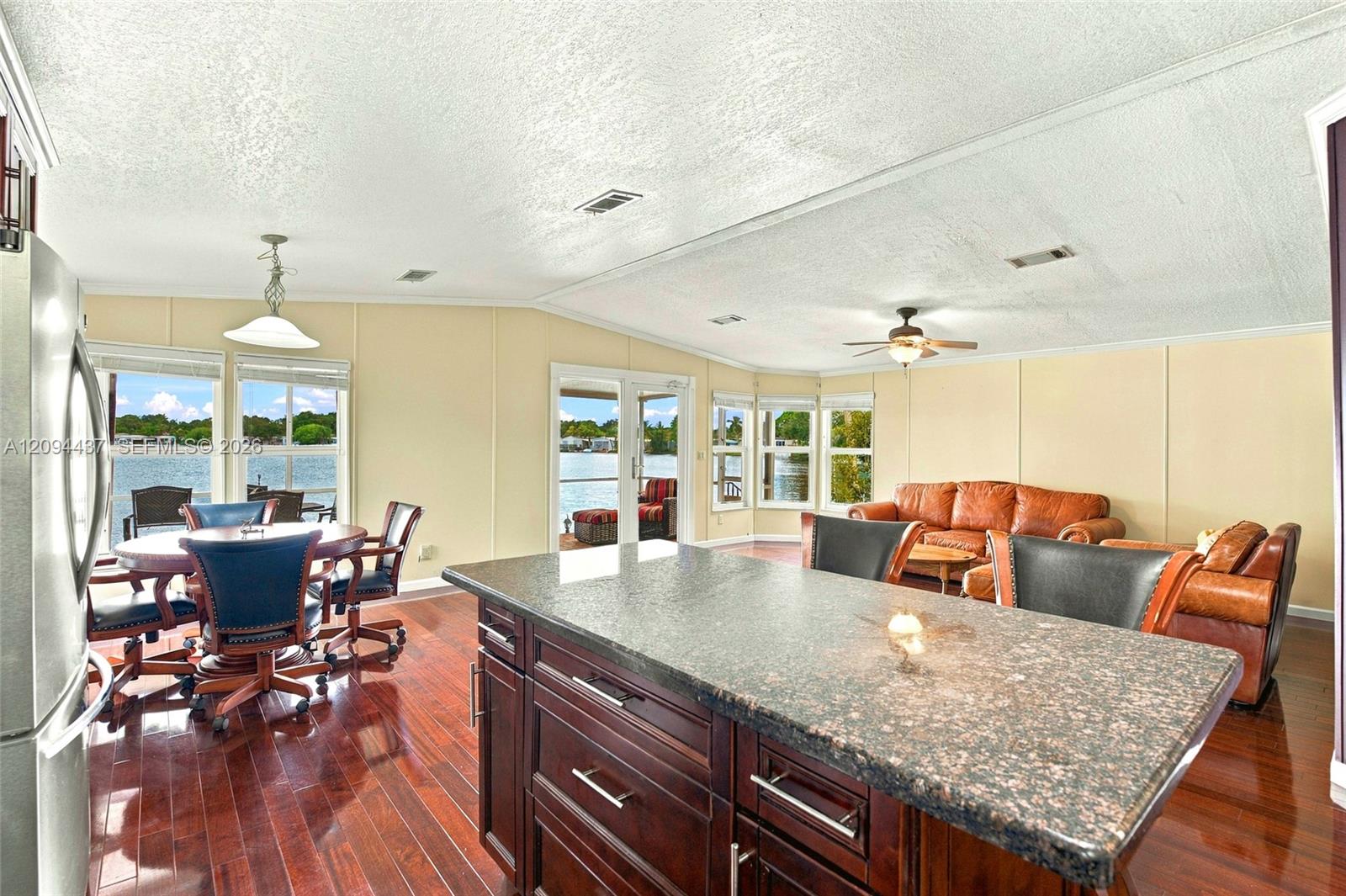 3054 Lakeshore Drive Property Photo 11