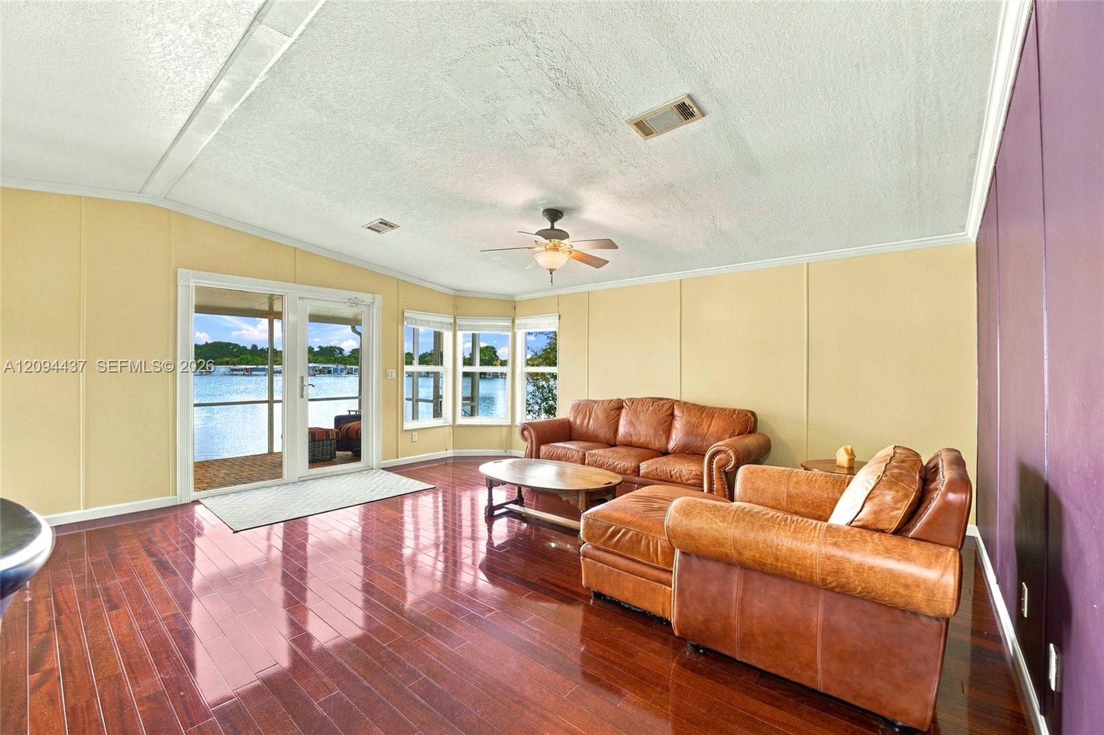 3054 Lakeshore Drive Property Photo 12