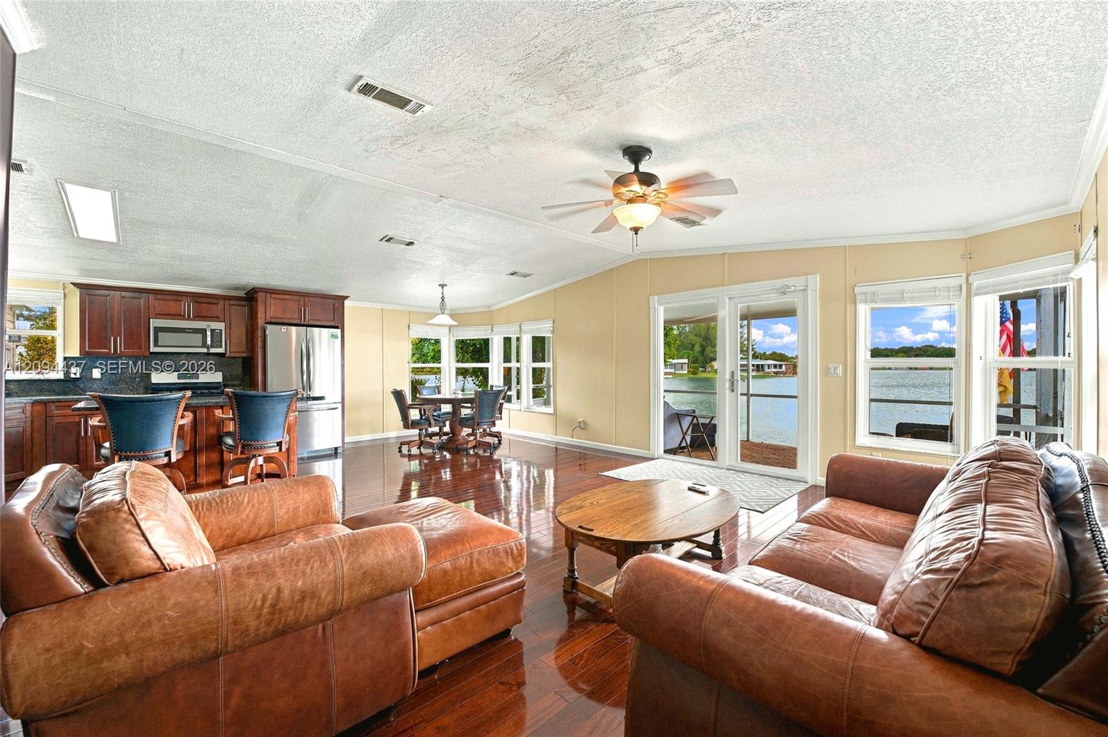 3054 Lakeshore Drive Property Photo 17