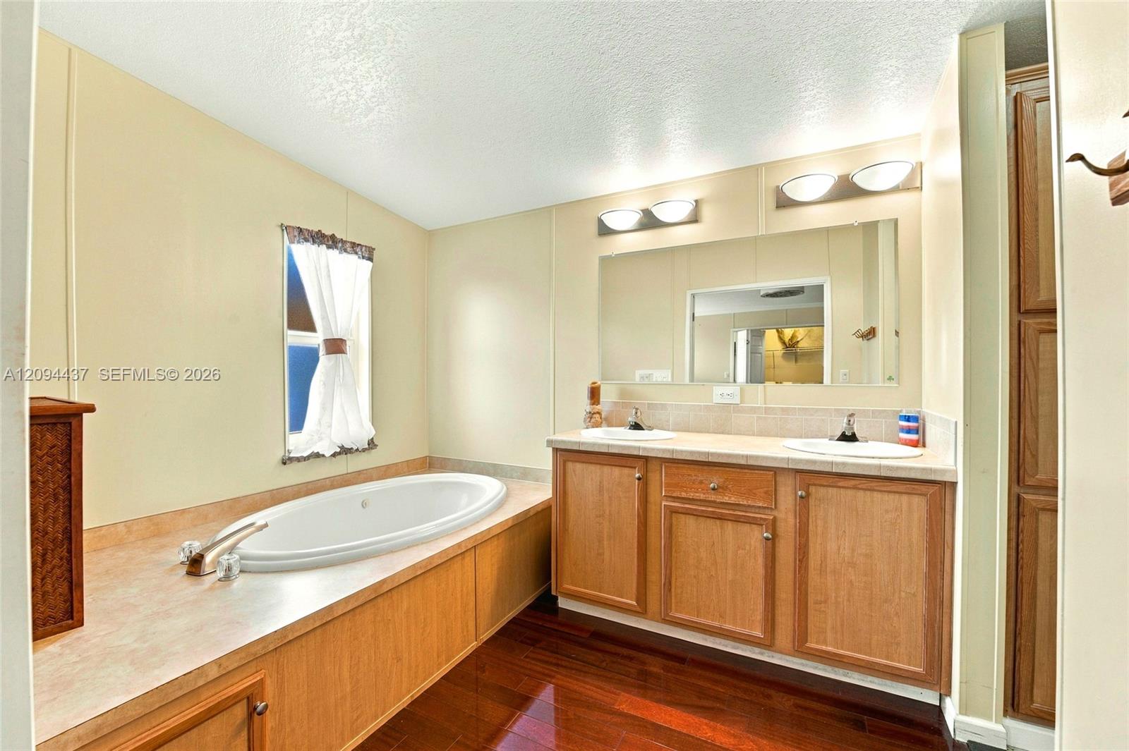 3054 Lakeshore Drive Property Photo 24