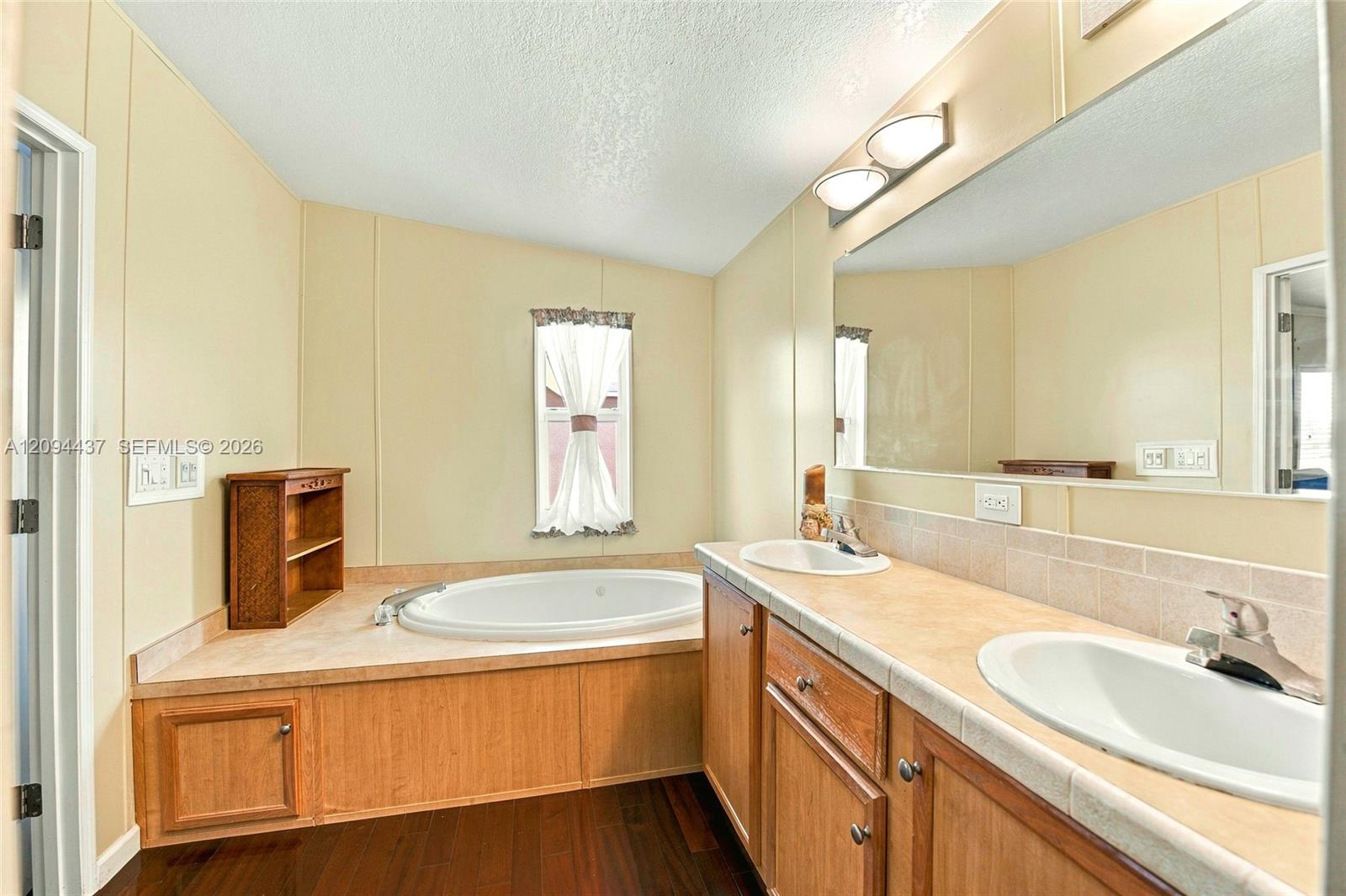 3054 Lakeshore Drive Property Photo 26