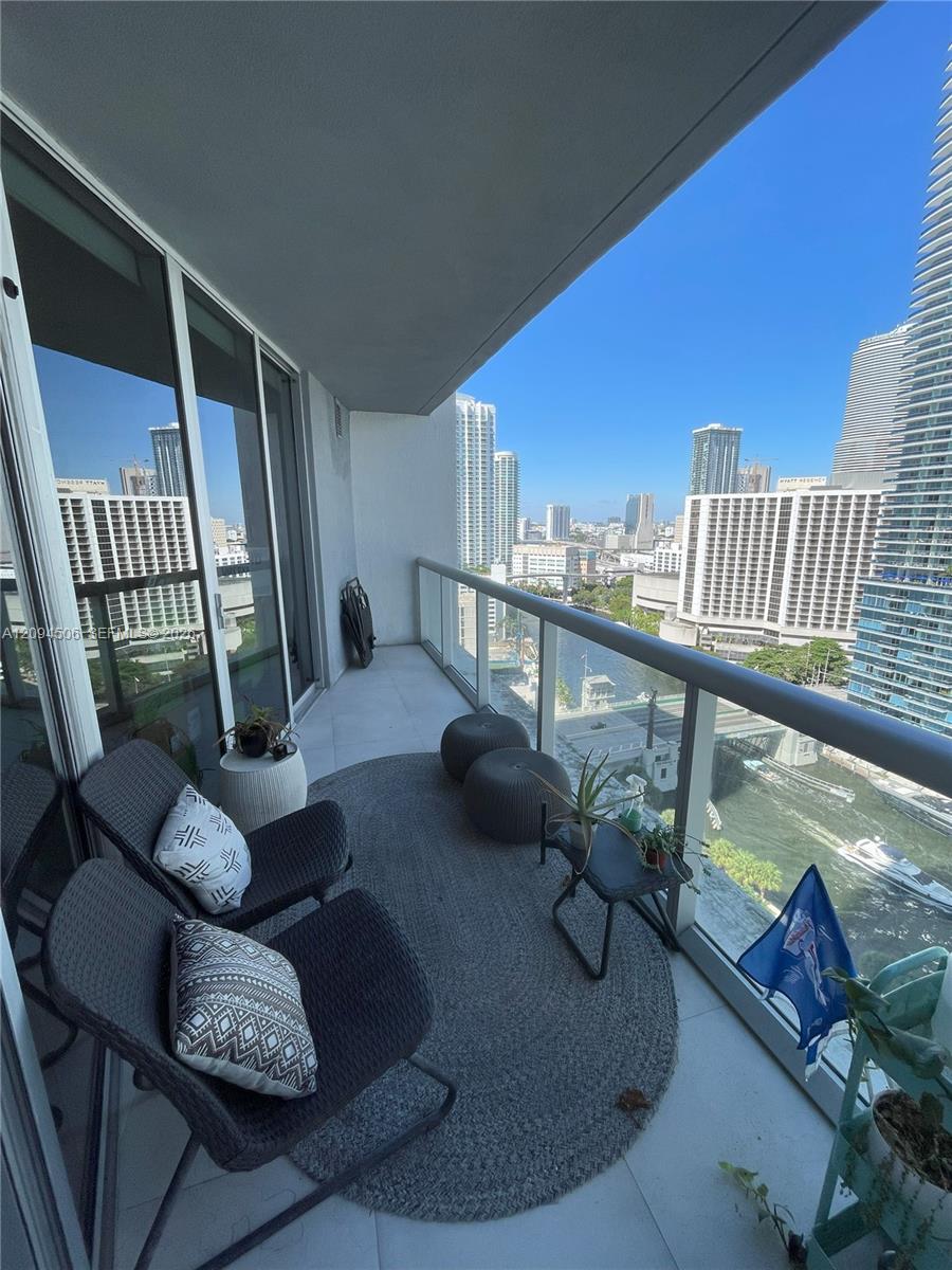 475 Brickell Avenue 2114 Property Photo 1