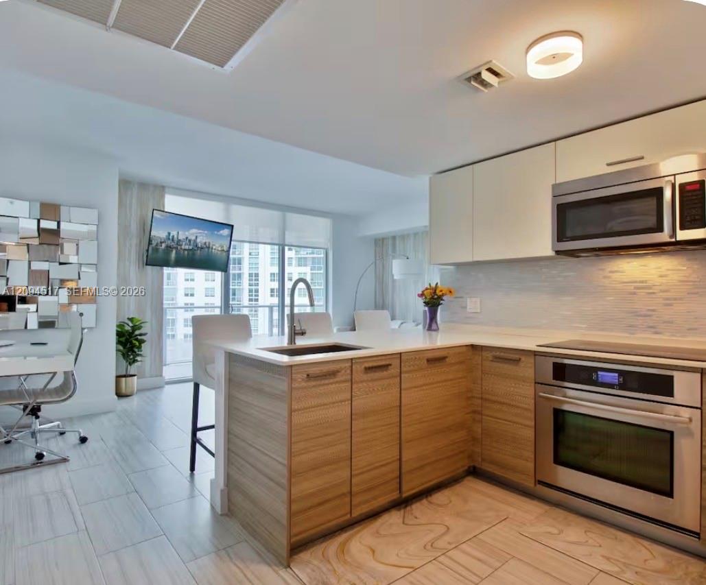 1300 Brickell Bay Drive 1711 Property Photo 3