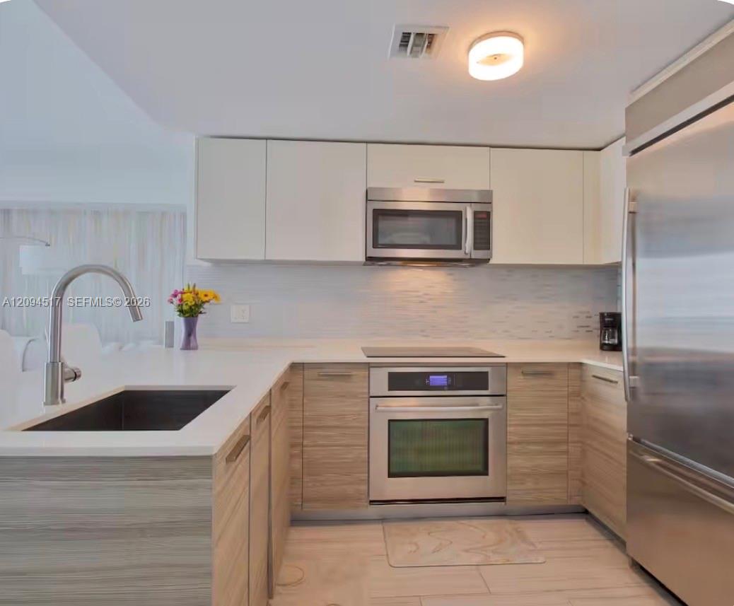 1300 Brickell Bay Drive 1711 Property Photo 4