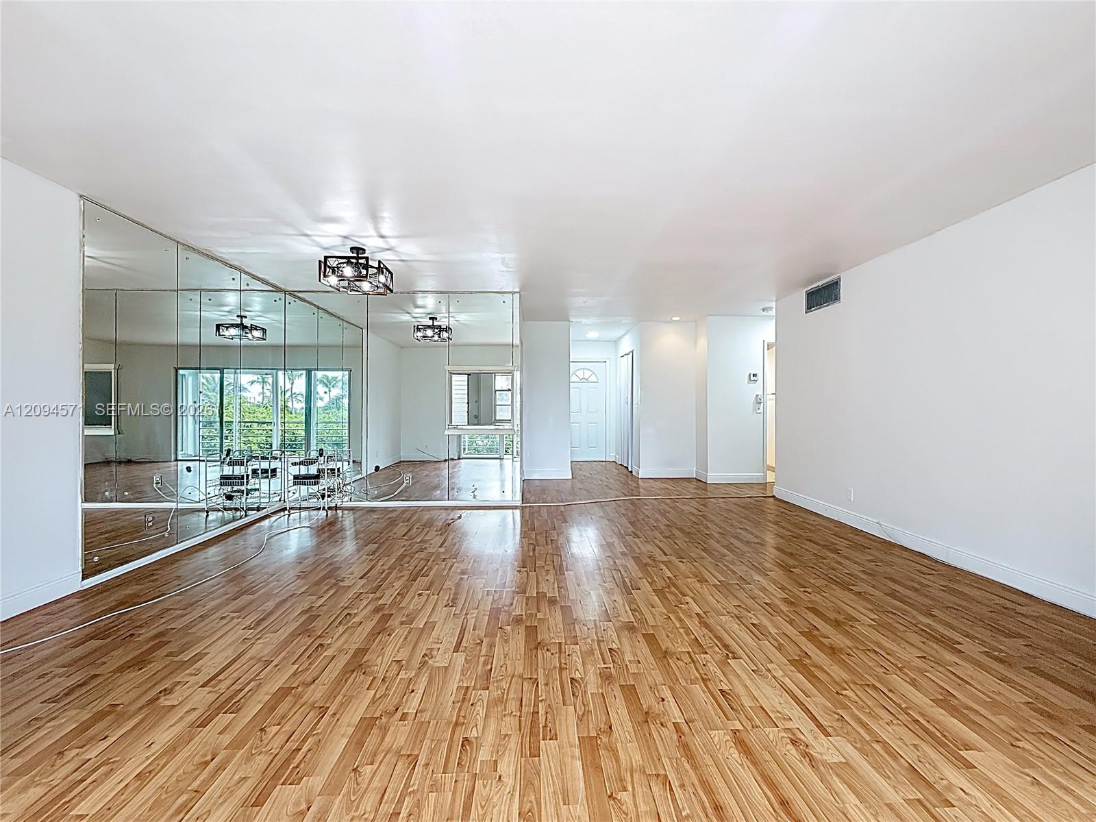 1000 Ne 14th Avenue 411 Property Photo 2