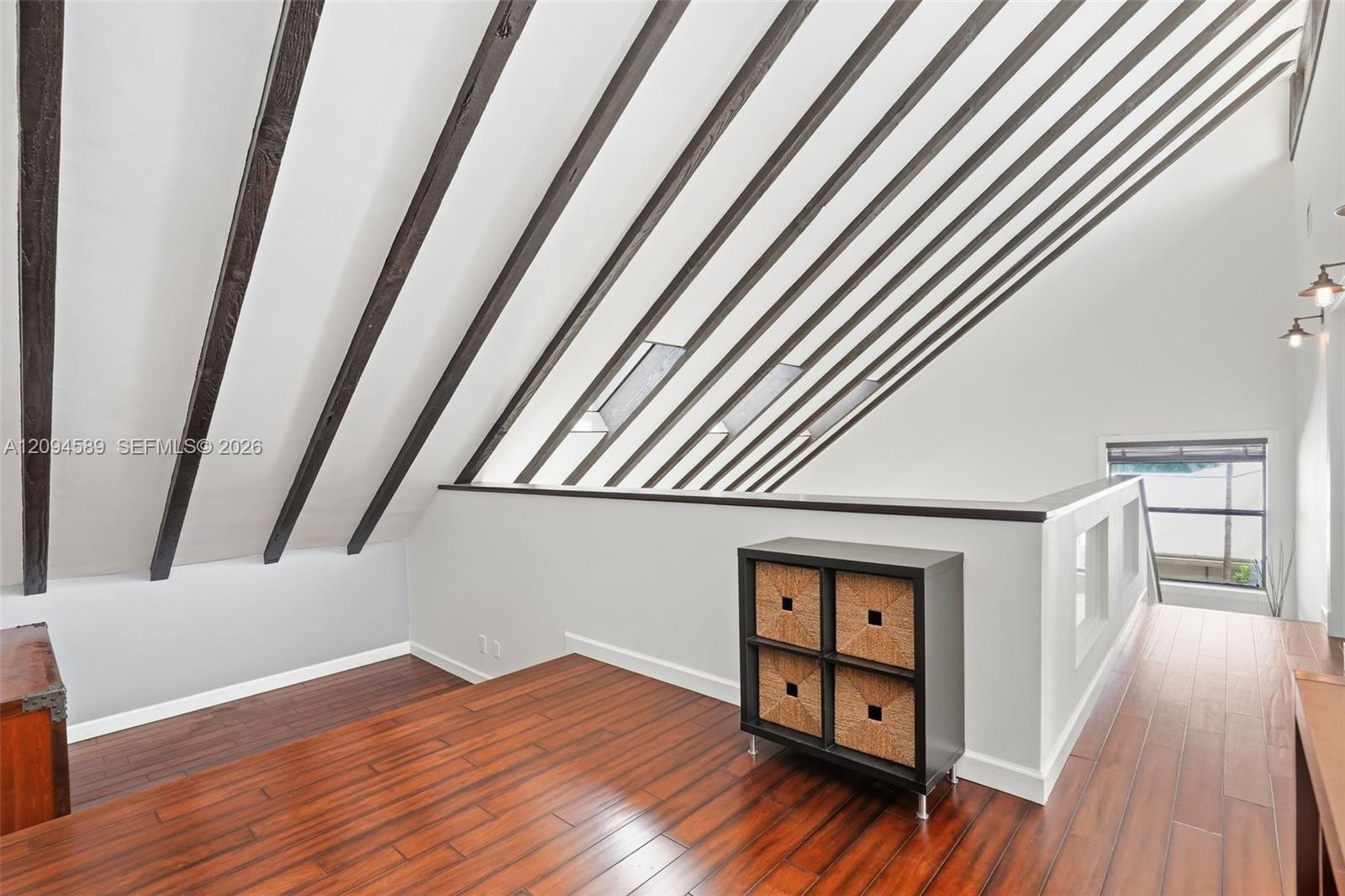 521 N Victoria Park Road Property Photo 10
