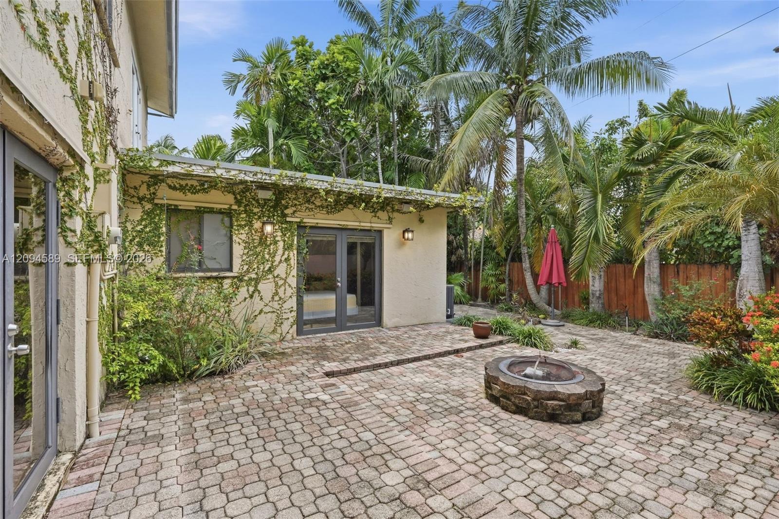 521 N Victoria Park Road Property Photo 17