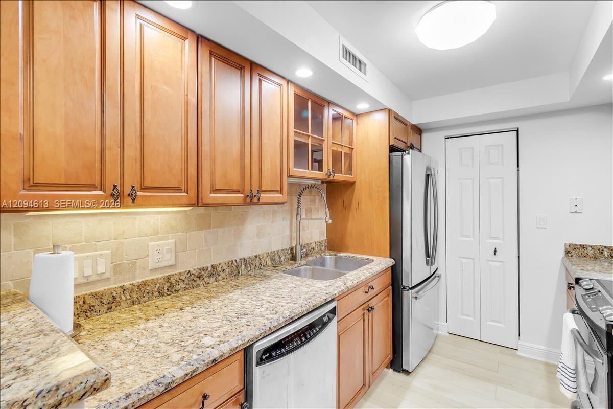 3000 N Ocean Drive 3b Property Photo 4