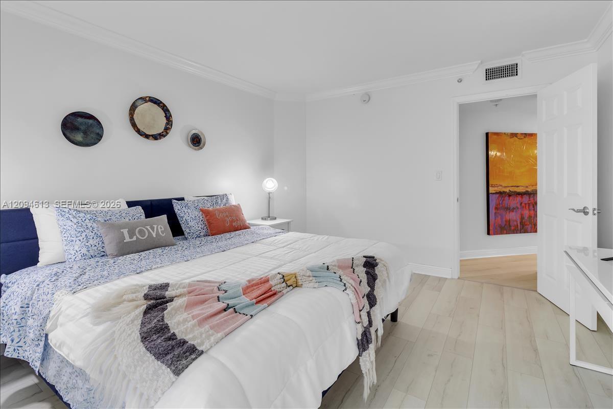3000 N Ocean Drive 3b Property Photo 8
