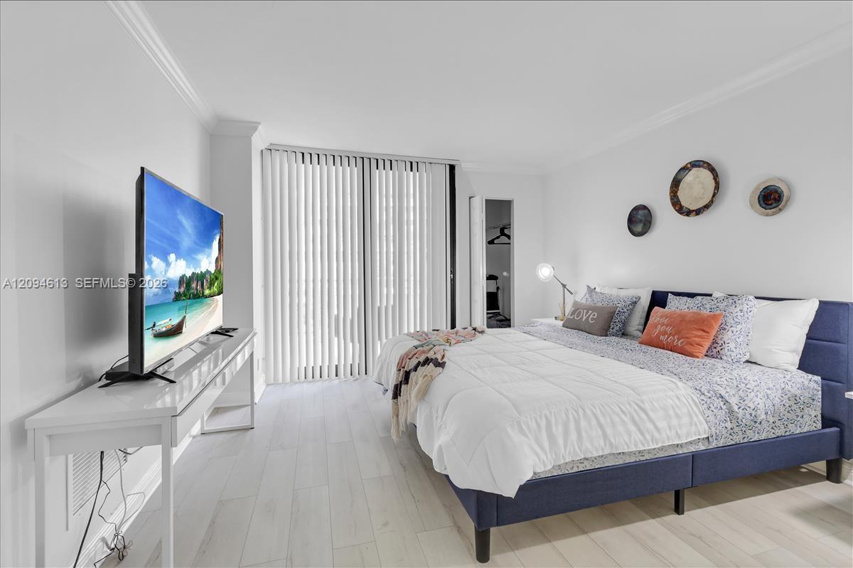 3000 N Ocean Drive 3b Property Photo 9