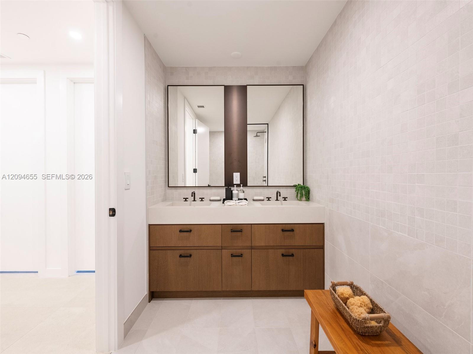 2200 Brickell Avenue 407 Property Photo 17