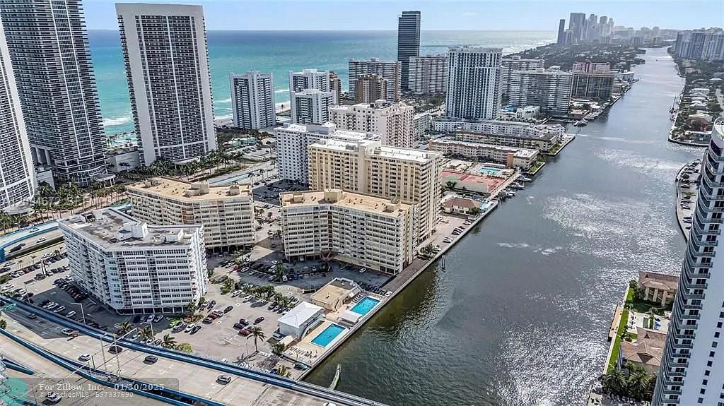 1817 S Ocean Drive 426 Property Photo 2