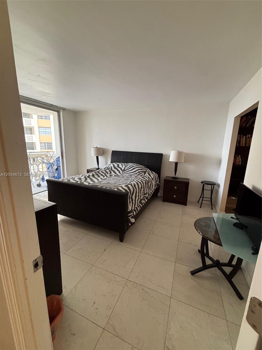 1817 S Ocean Drive 426 Property Photo 8