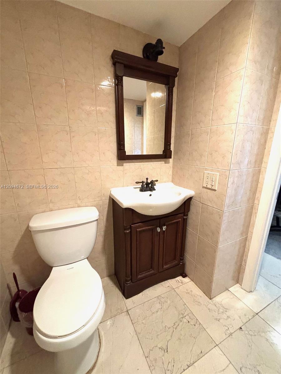 1817 S Ocean Drive 426 Property Photo 10