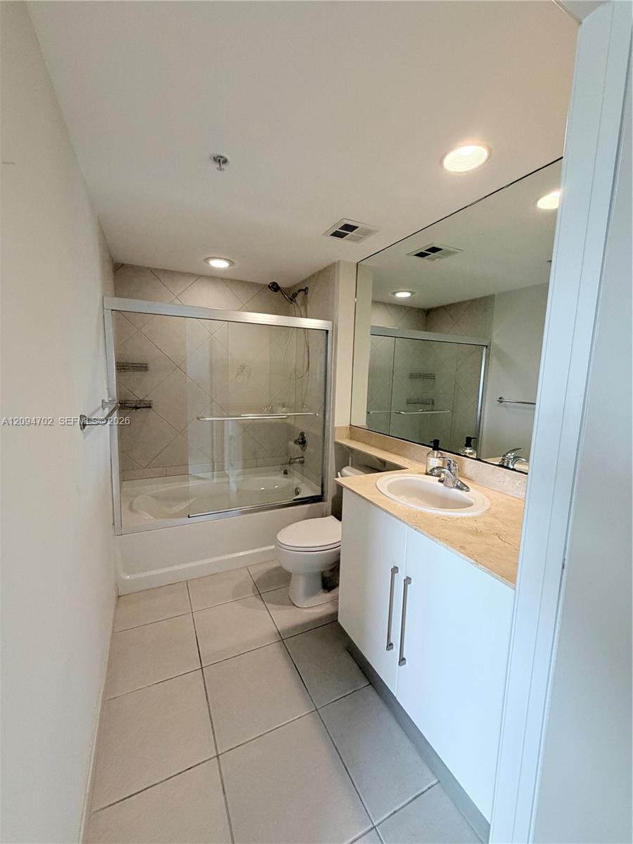 325 S Biscayne Boulevard 3015 Property Photo 4
