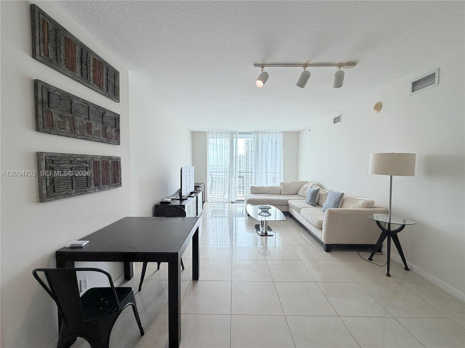 325 S Biscayne Boulevard 3015 Property Photo 7