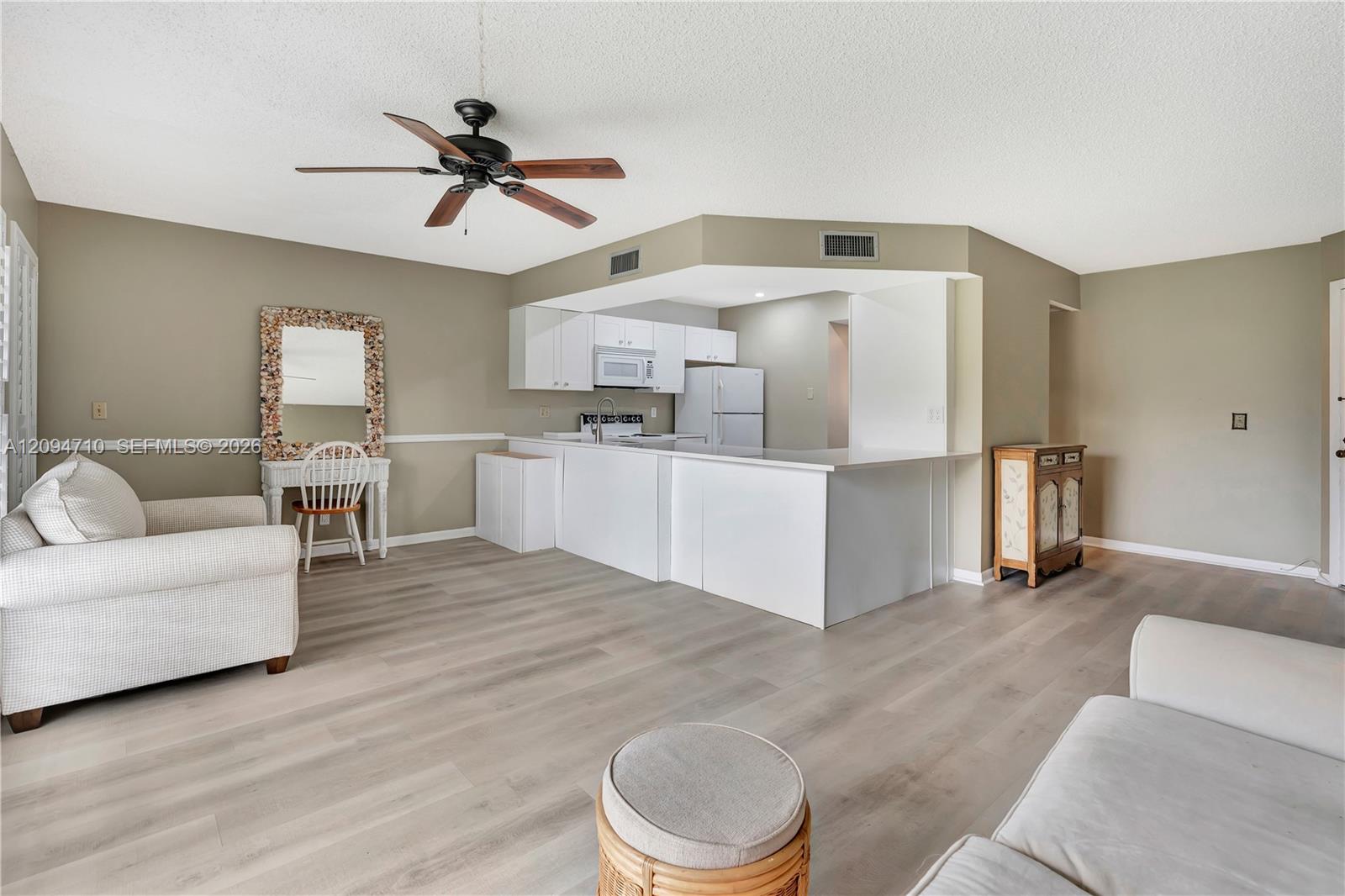 1605 S Us Highway 1 201v5 Property Photo 4