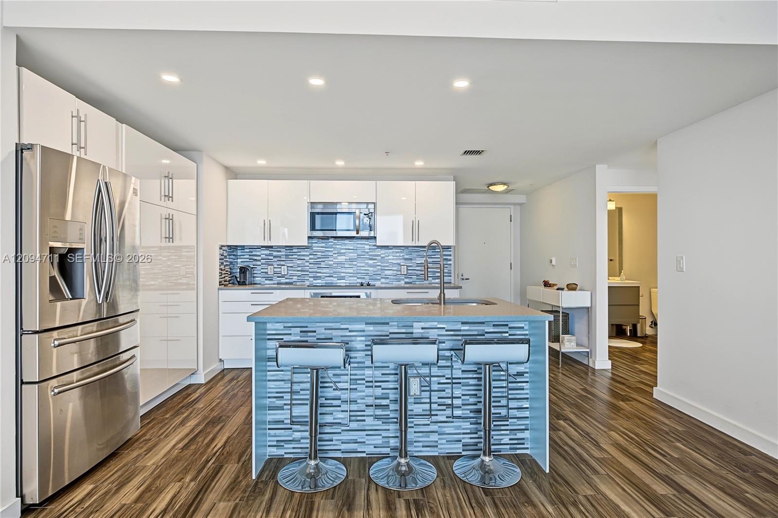1900 N Bayshore Drive 3604 Property Photo 3