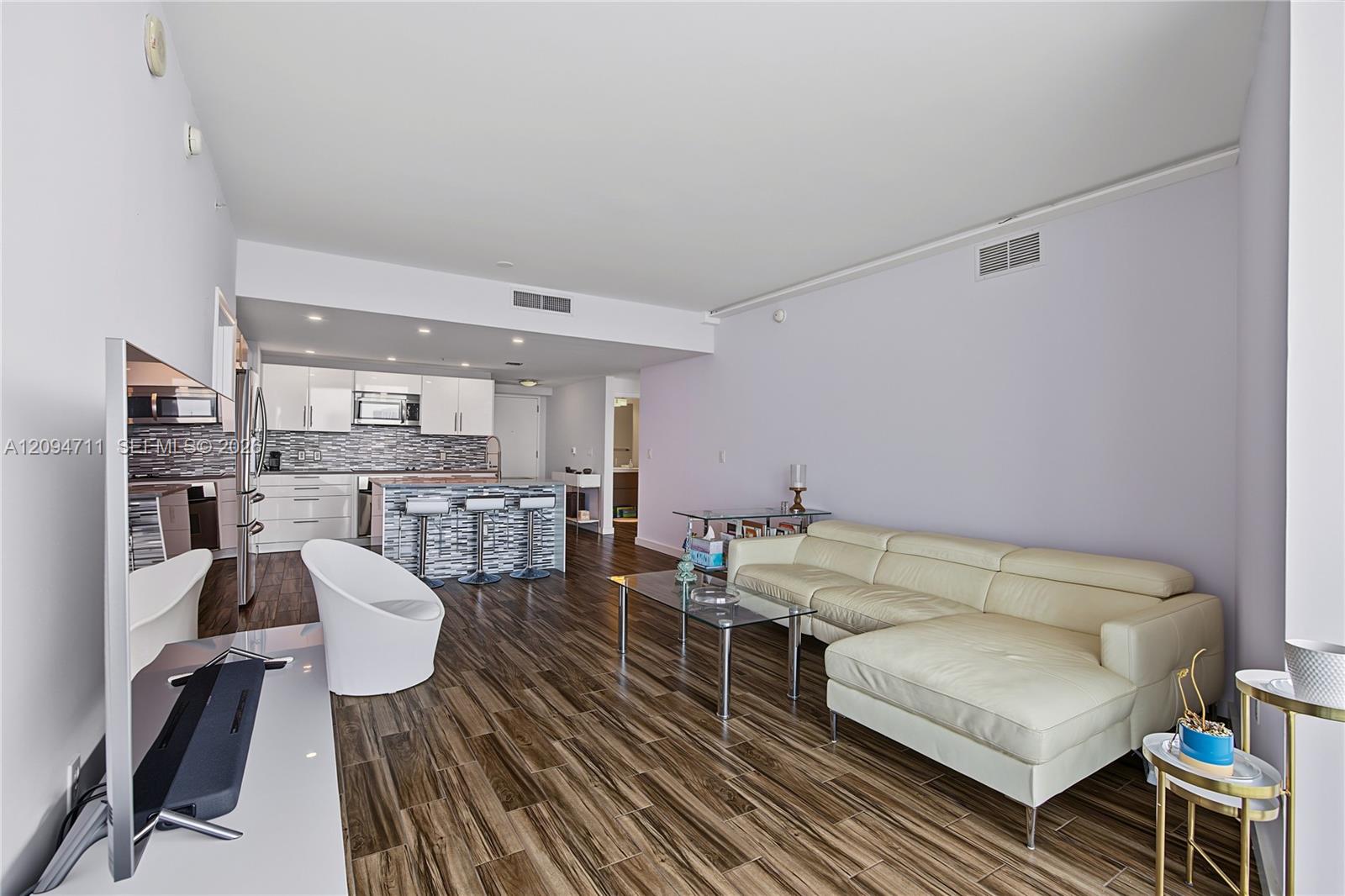 1900 N Bayshore Drive 3604 Property Photo 5