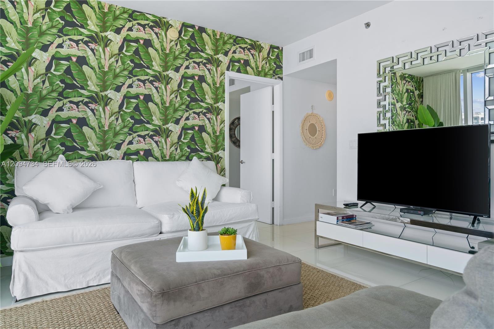 485 Brickell Avenue 3904 Property Photo 2
