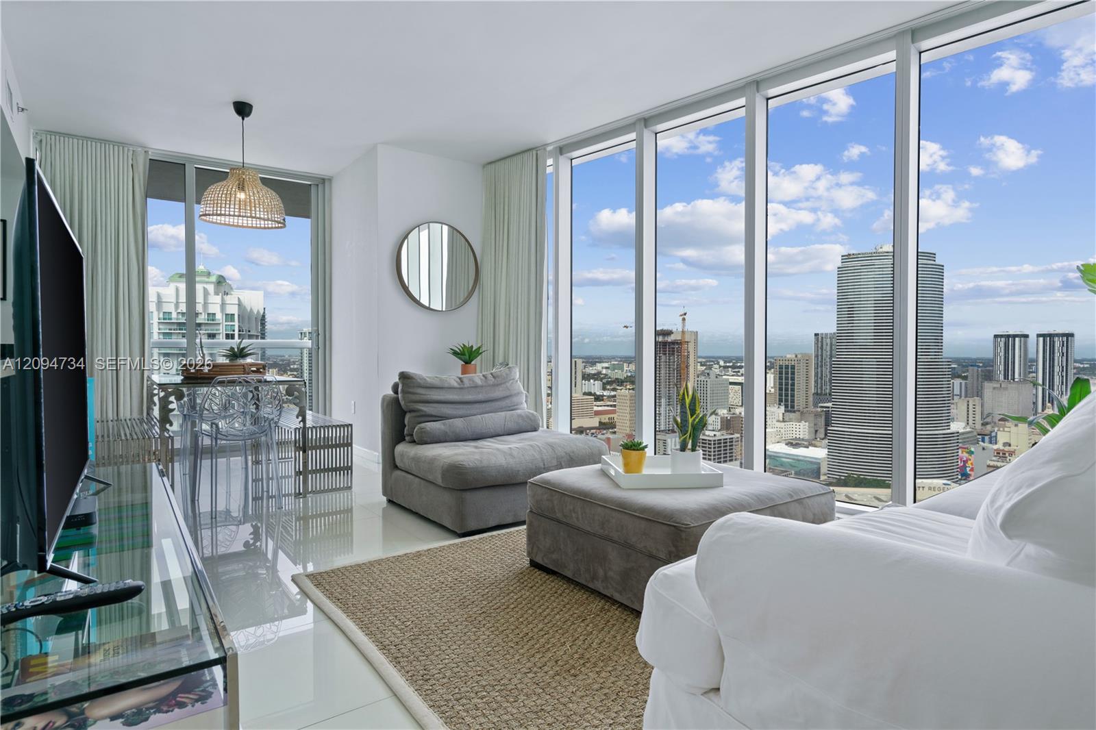 485 Brickell Avenue 3904 Property Photo 14