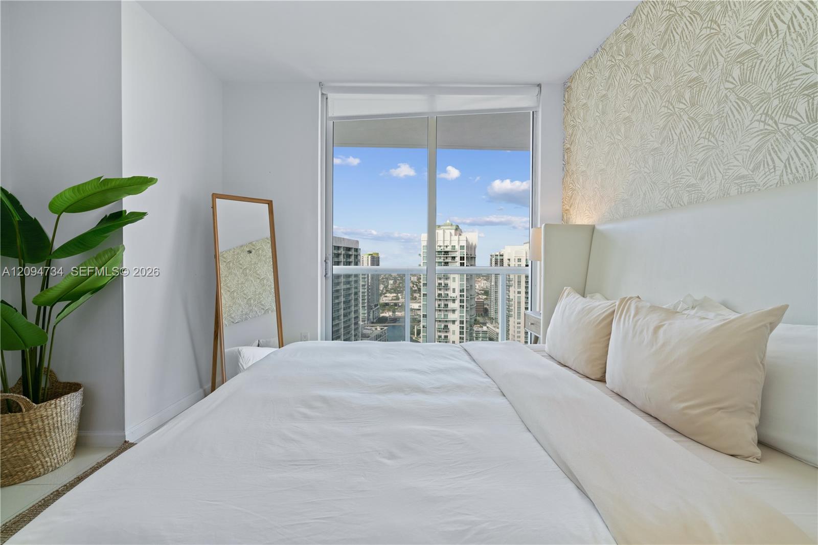 485 Brickell Avenue 3904 Property Photo 16