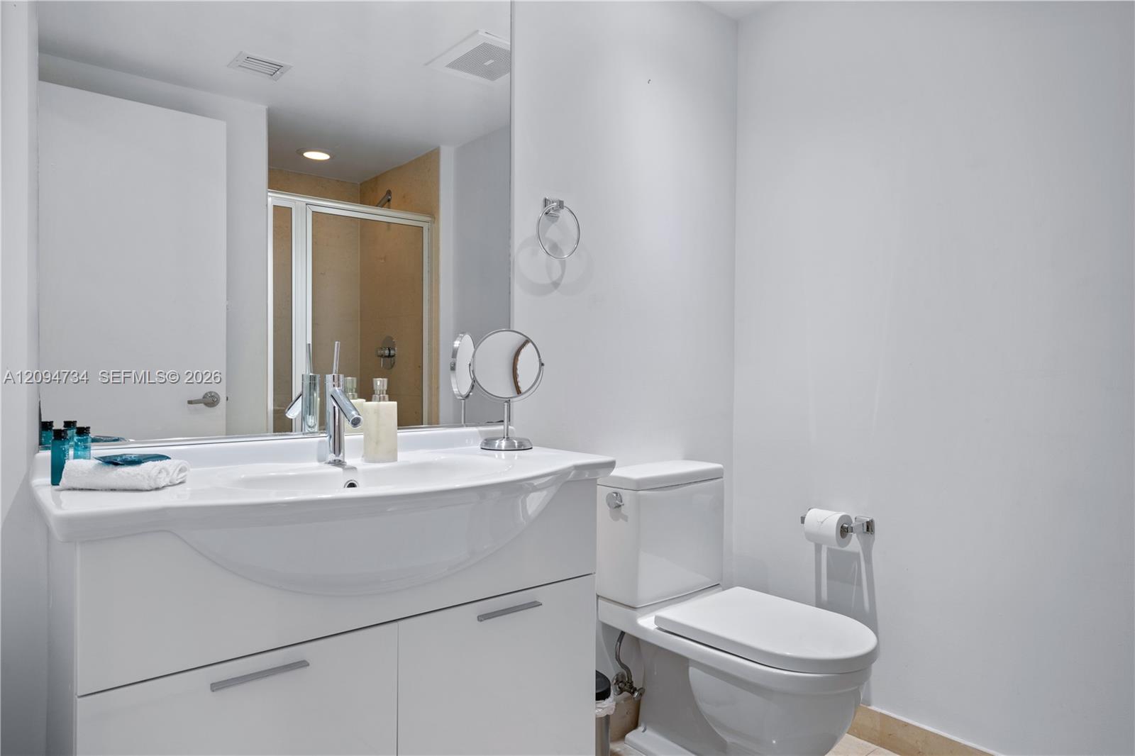 485 Brickell Avenue 3904 Property Photo 18