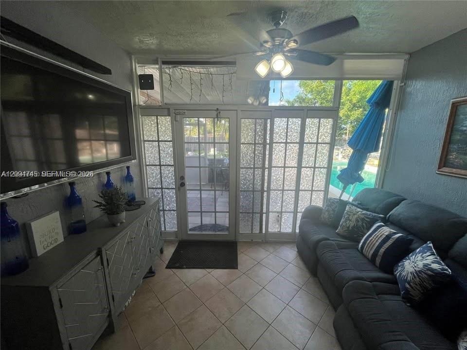 3421 Sw 12th Court A Property Photo 10