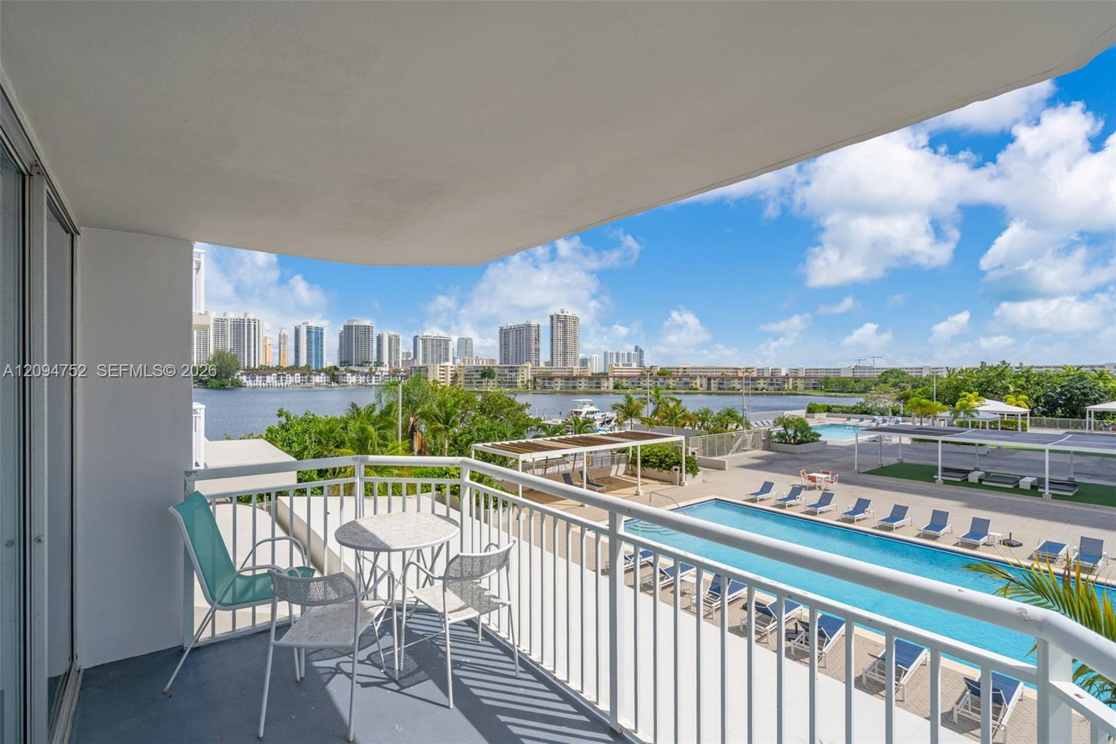 18071 Biscayne Boulevard 303 Property Photo 1