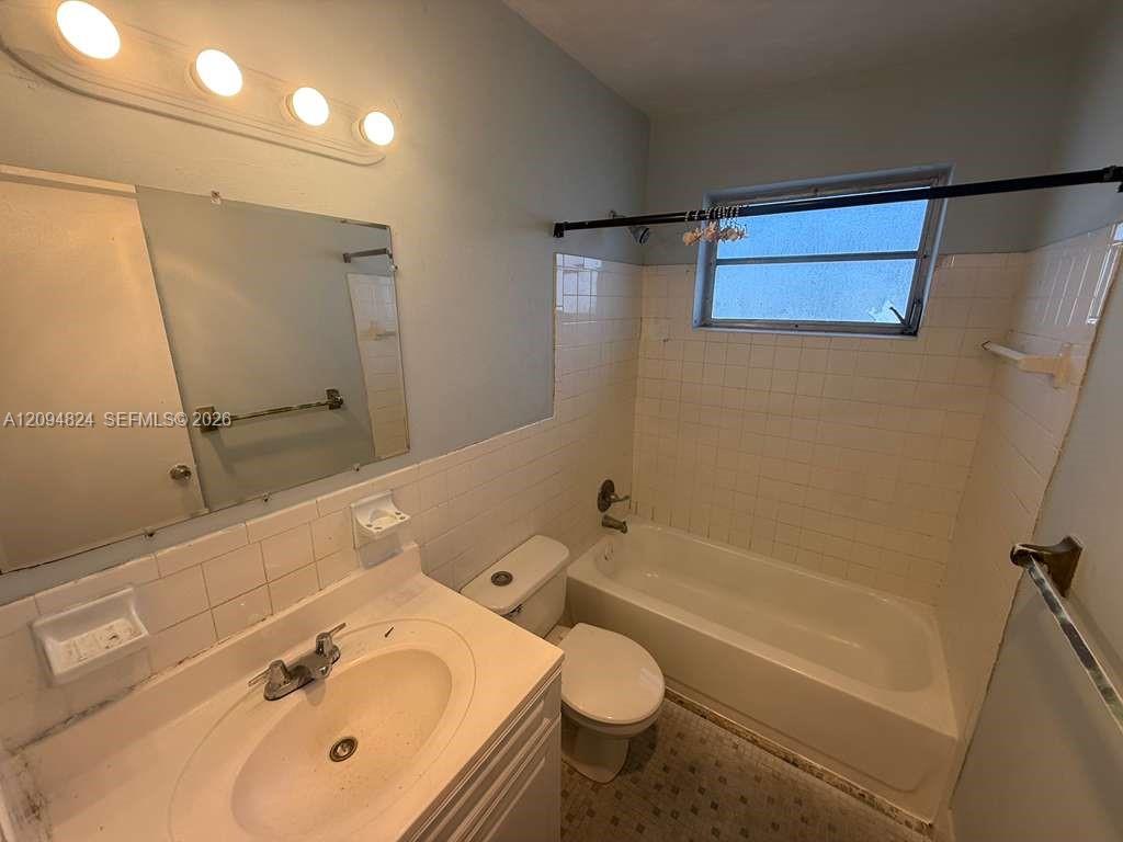 1663 Ne Miami Gardens Drive 238 Property Photo 5