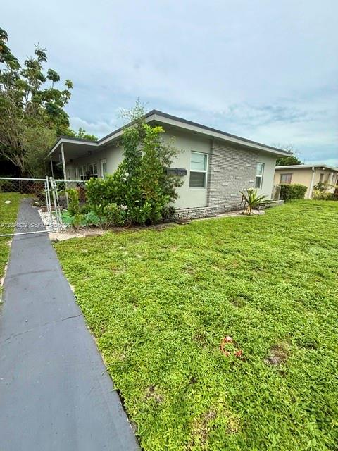 1150 Sw 26th Avenue 1-2 Property Photo 1