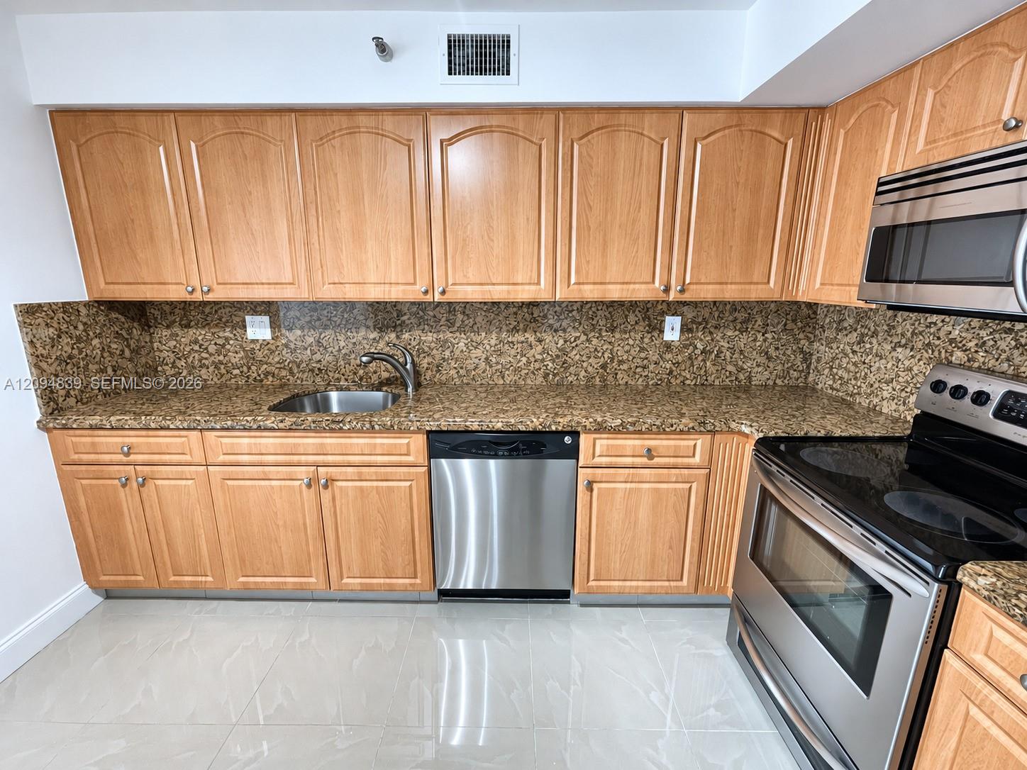 3500 Mystic Pointe Drive 3002 Property Photo 11