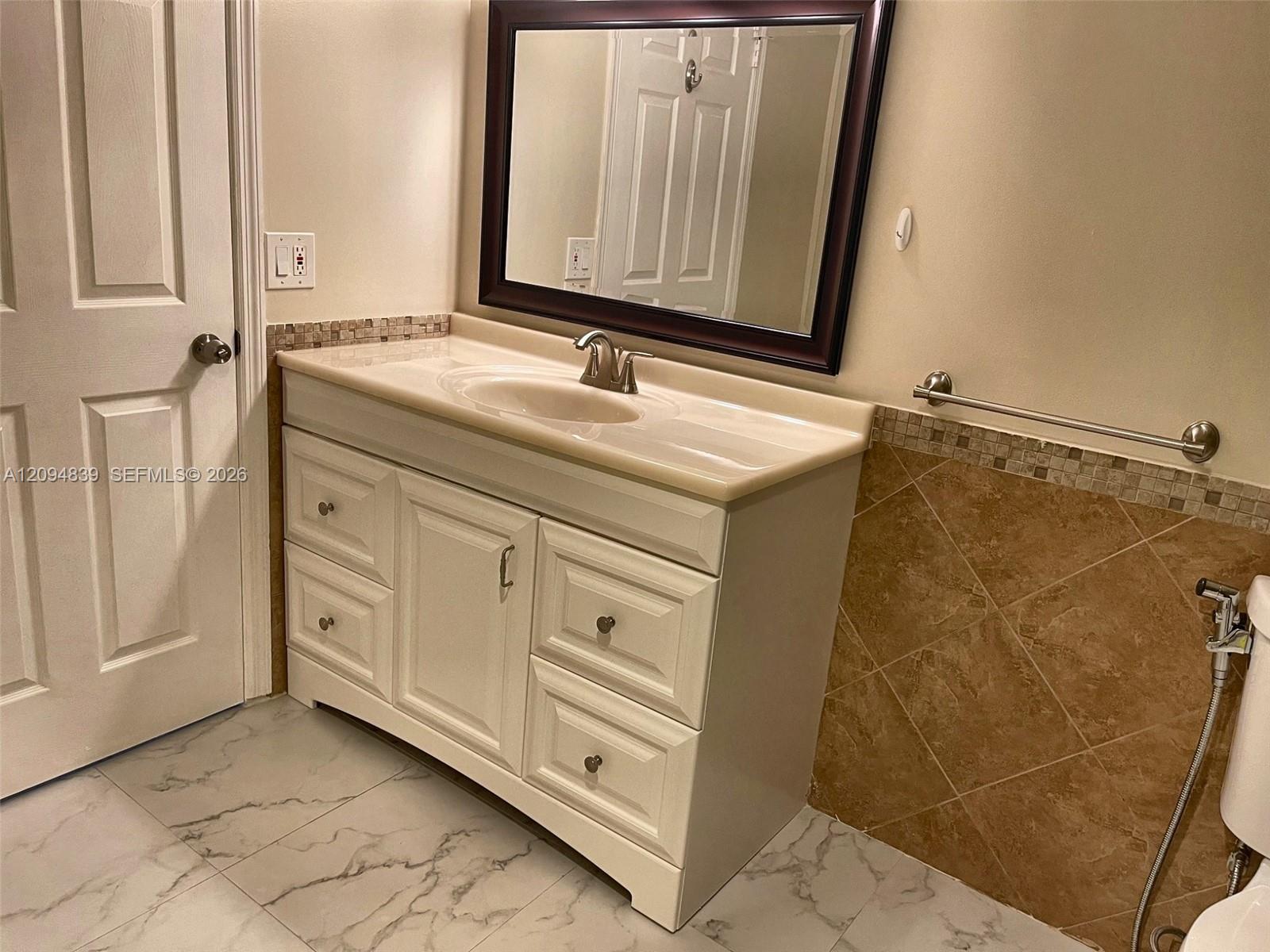 3500 Mystic Pointe Drive 3002 Property Photo 18