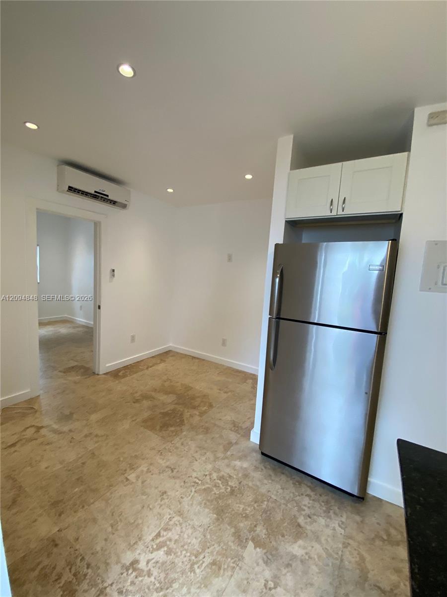 905 Se 2nd Court Re Property Photo 4